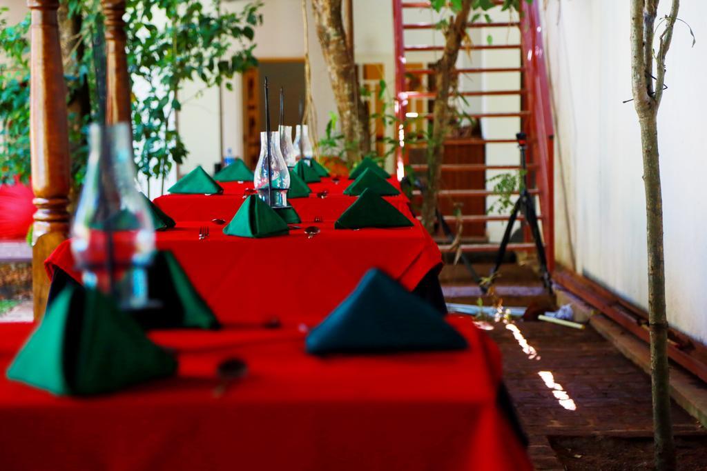 Lanka Bangla Inn Villas Restaurant & Travels Katunayaka Eksteriør bilde