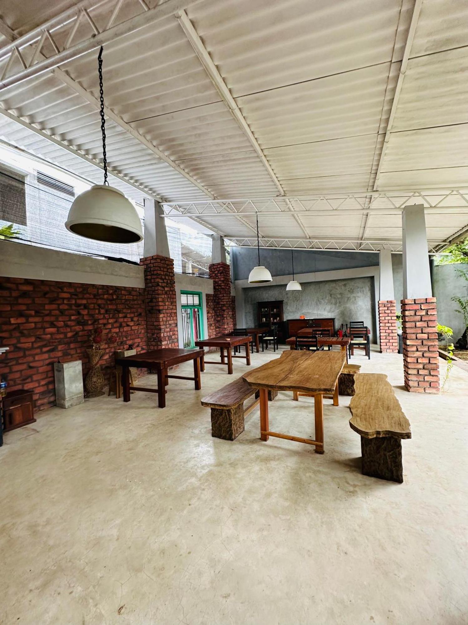 Lanka Bangla Inn Villas Restaurant & Travels Katunayaka Eksteriør bilde