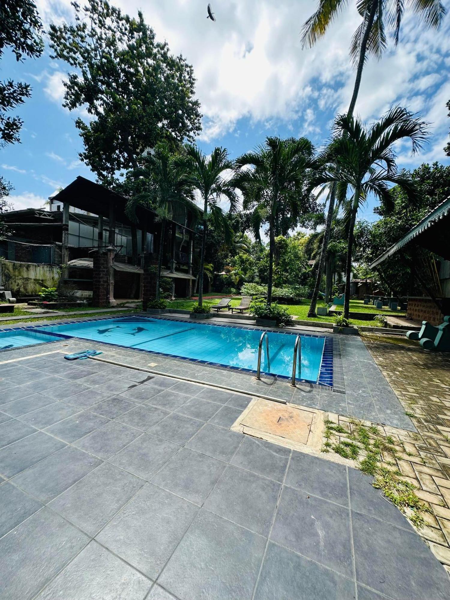 Lanka Bangla Inn Villas Restaurant & Travels Katunayaka Eksteriør bilde