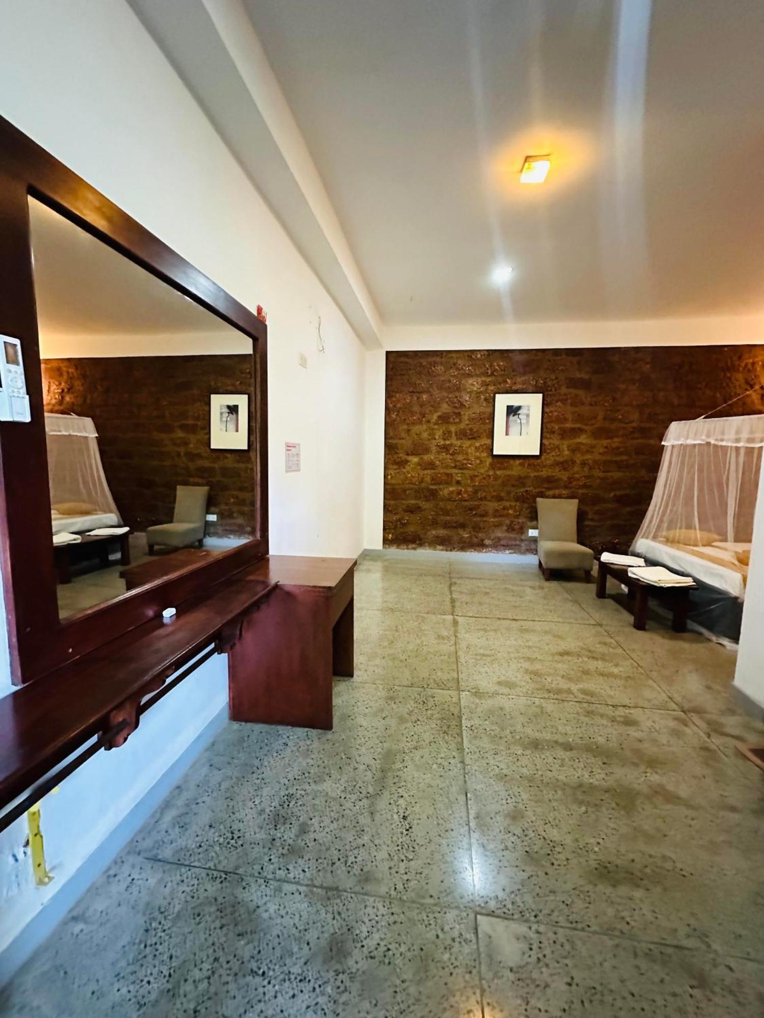 Lanka Bangla Inn Villas Restaurant & Travels Katunayaka Eksteriør bilde