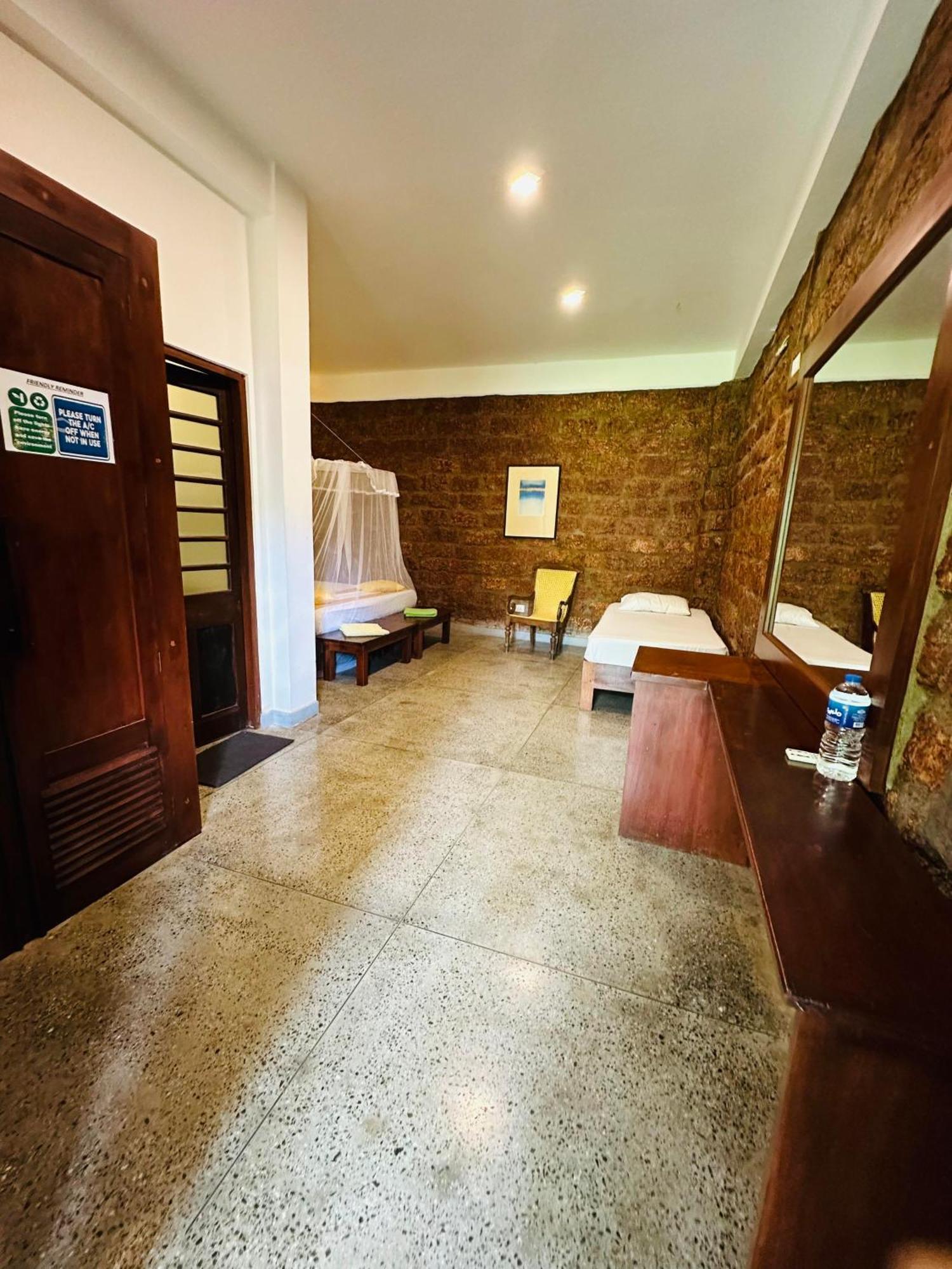 Lanka Bangla Inn Villas Restaurant & Travels Katunayaka Eksteriør bilde