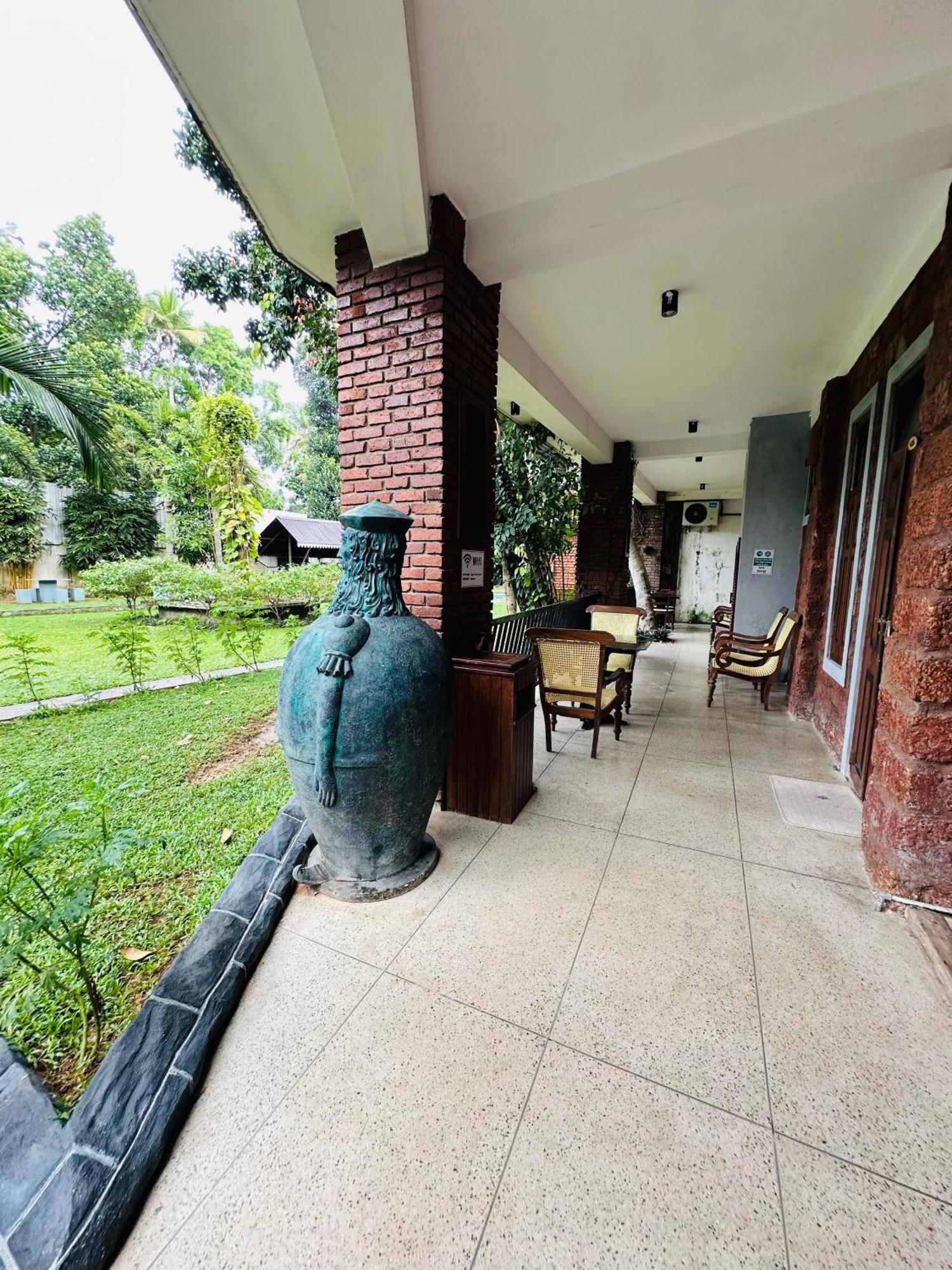 Lanka Bangla Inn Villas Restaurant & Travels Katunayaka Eksteriør bilde