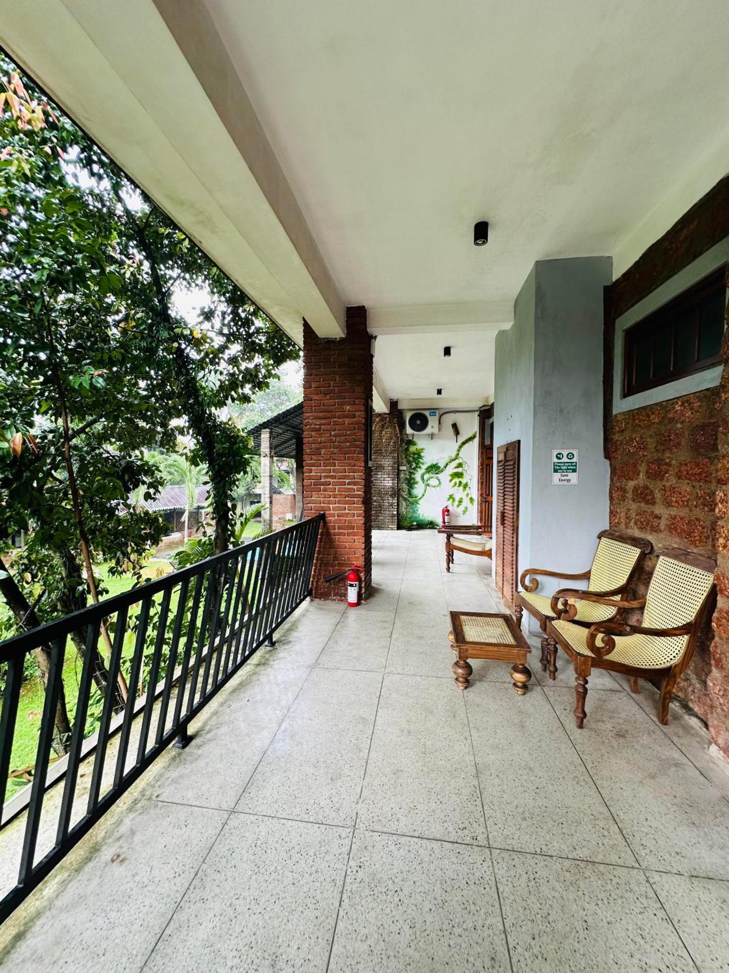 Lanka Bangla Inn Villas Restaurant & Travels Katunayaka Eksteriør bilde