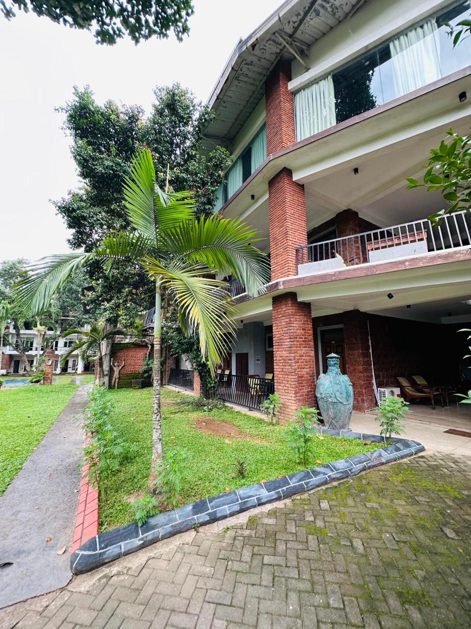 Lanka Bangla Inn Villas Restaurant & Travels Katunayaka Eksteriør bilde