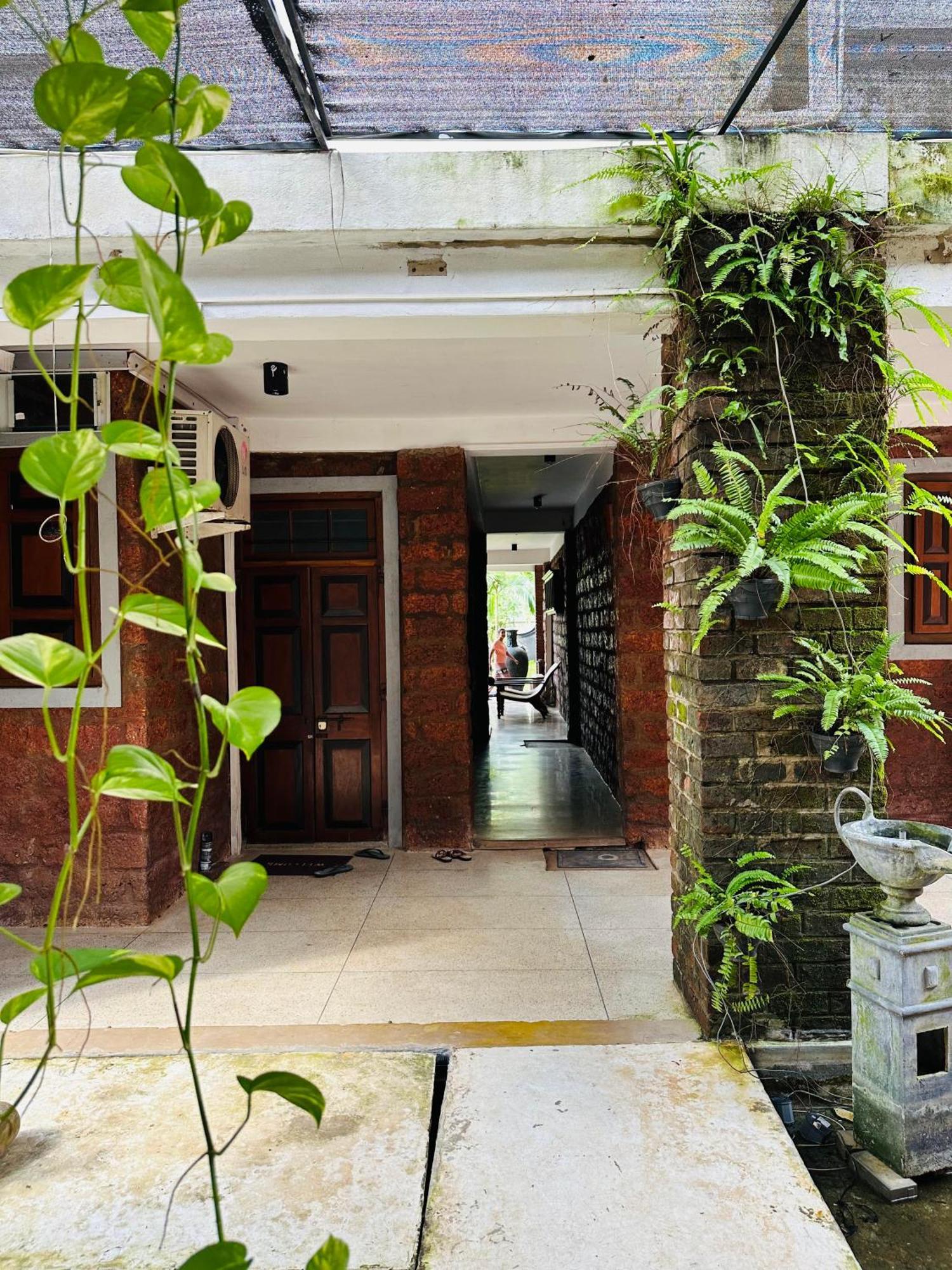 Lanka Bangla Inn Villas Restaurant & Travels Katunayaka Eksteriør bilde