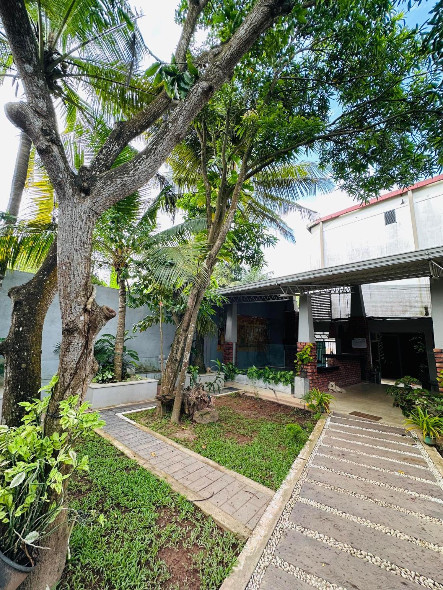 Lanka Bangla Inn Villas Restaurant & Travels Katunayaka Eksteriør bilde