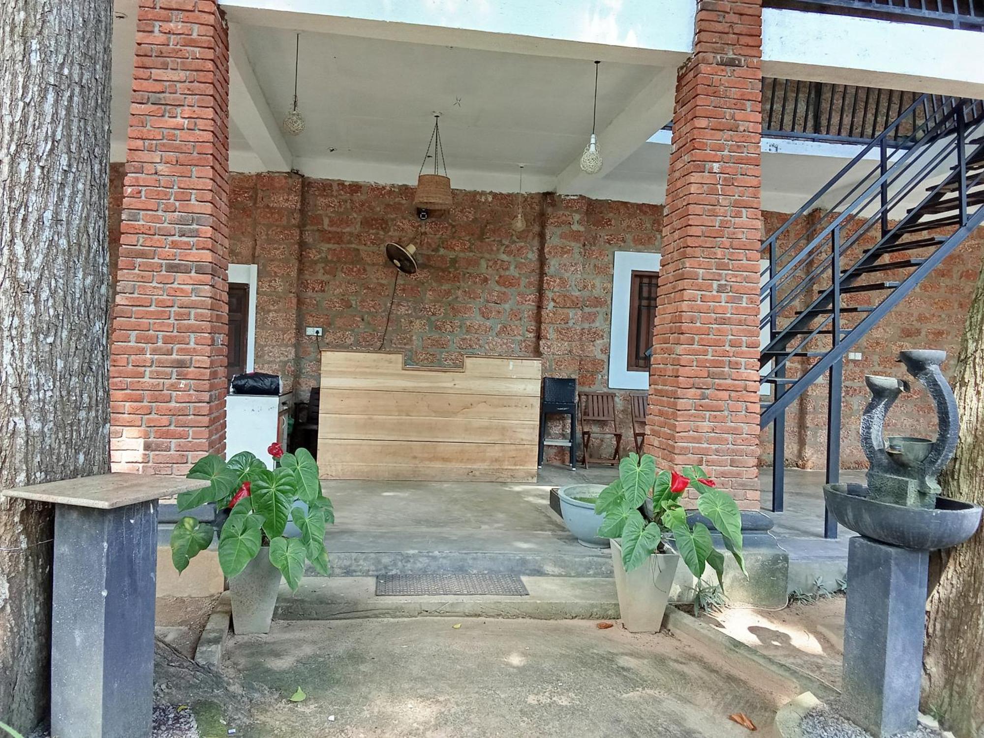 Lanka Bangla Inn Villas Restaurant & Travels Katunayaka Eksteriør bilde