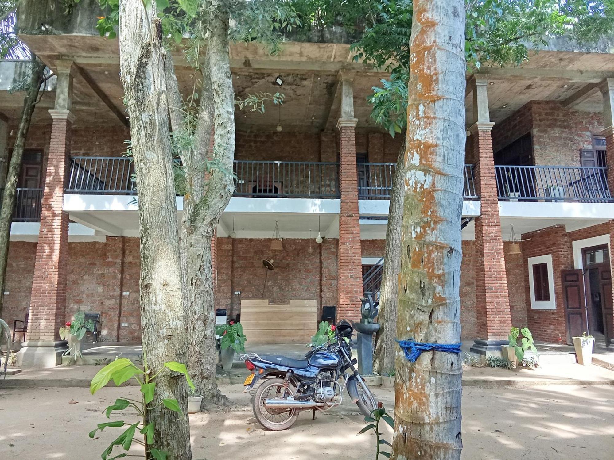 Lanka Bangla Inn Villas Restaurant & Travels Katunayaka Eksteriør bilde